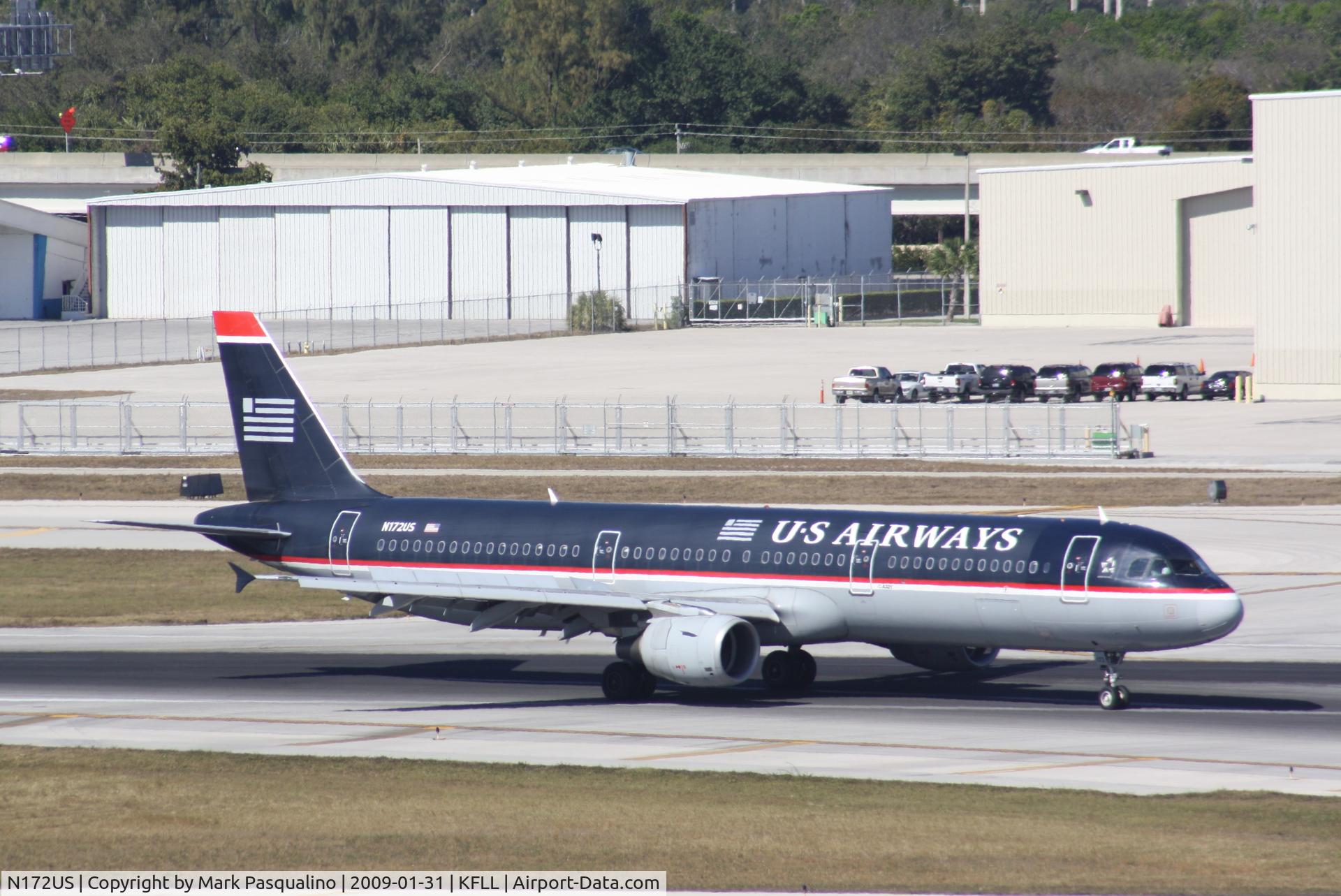 N172US, 2001 Airbus A321-211 C/N 1472, Airbus A321-200