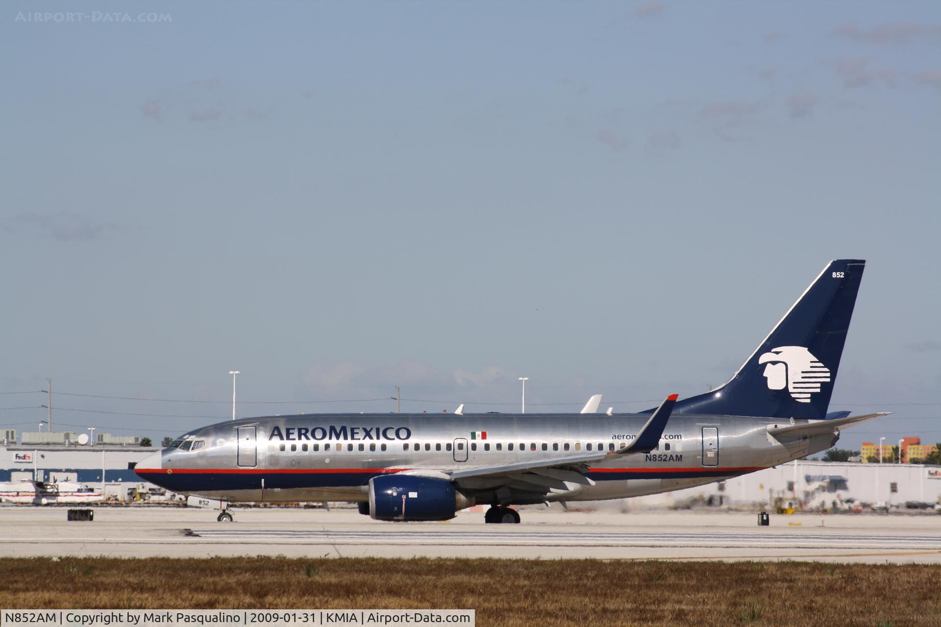 N852AM, 2004 Boeing 737-752 C/N 33787, Boeing 737-700