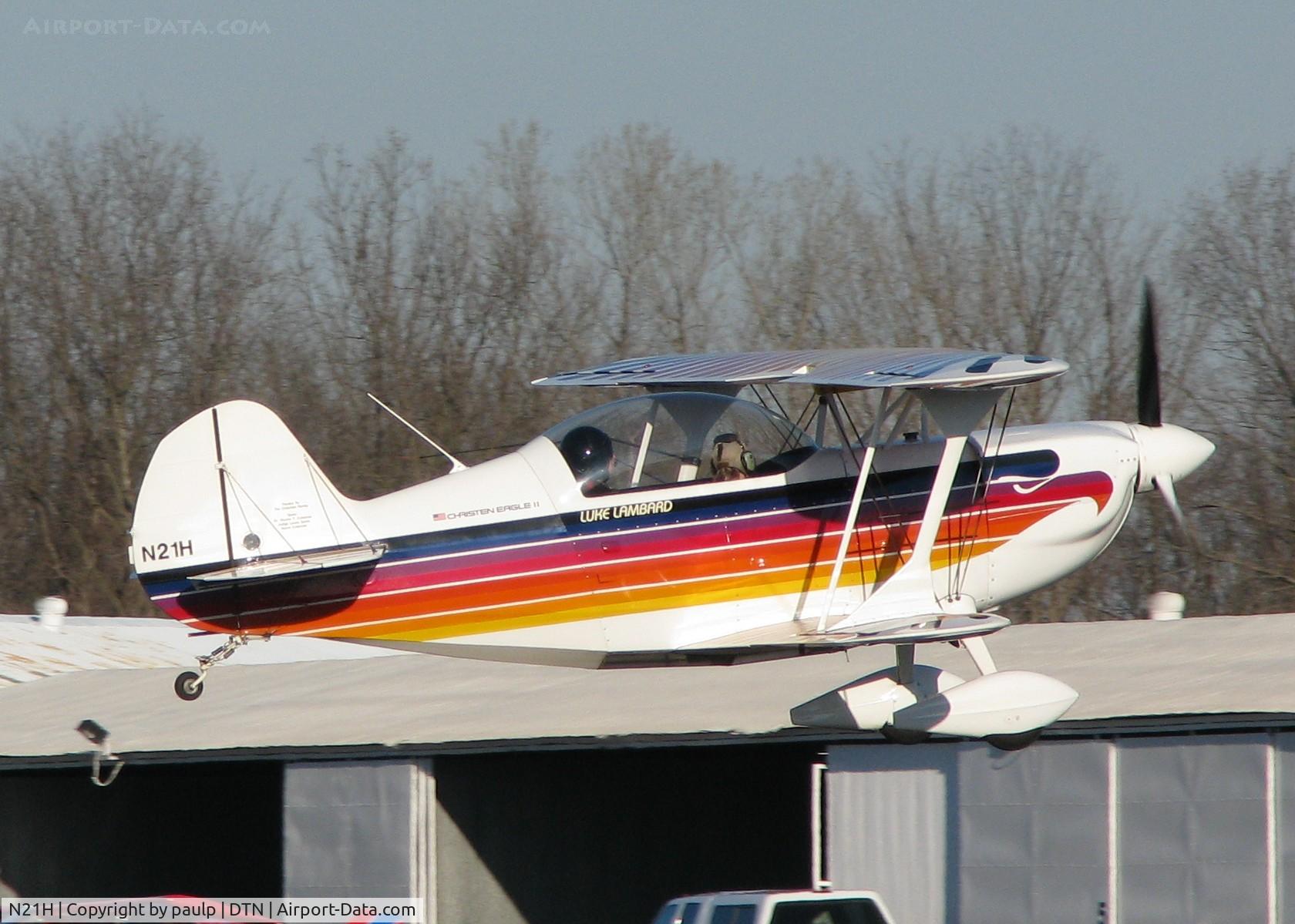 N21H, 1999 Christen Eagle II C/N HITCHCOCK-001, Landing on runway 14 at the Downtown Shreveport airport.
