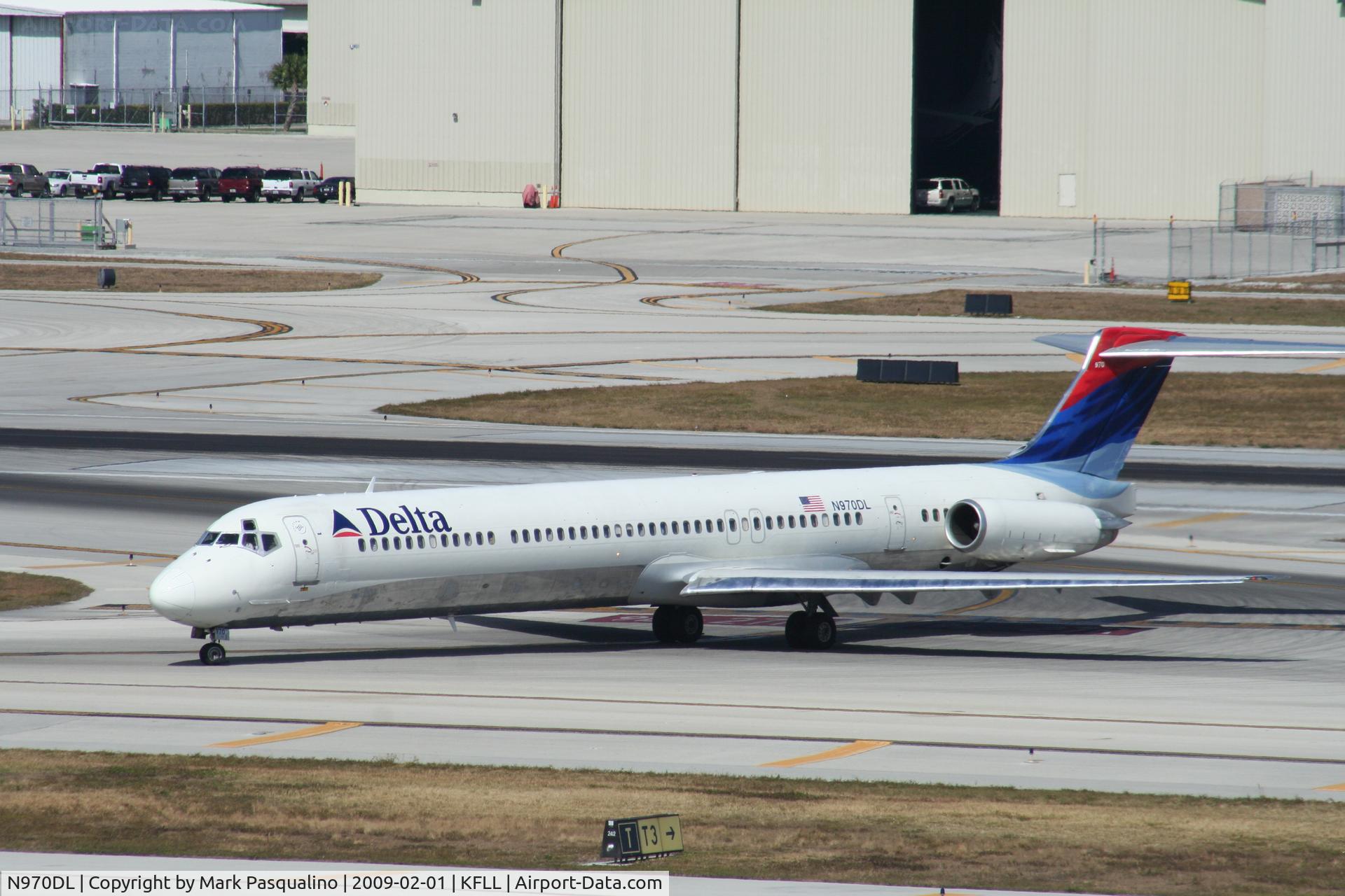 N970DL, 1990 McDonnell Douglas MD-88 C/N 53173, MD-88
