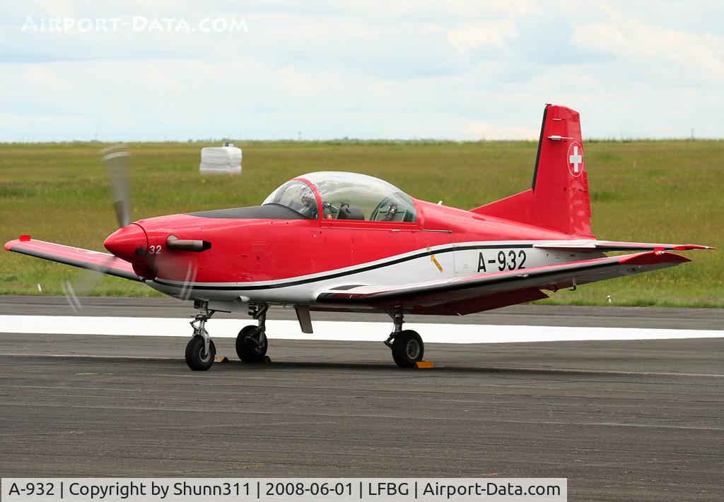 A-932, 1983 Pilatus PC-7 Turbo Trainer C/N 340, Ready for the show...