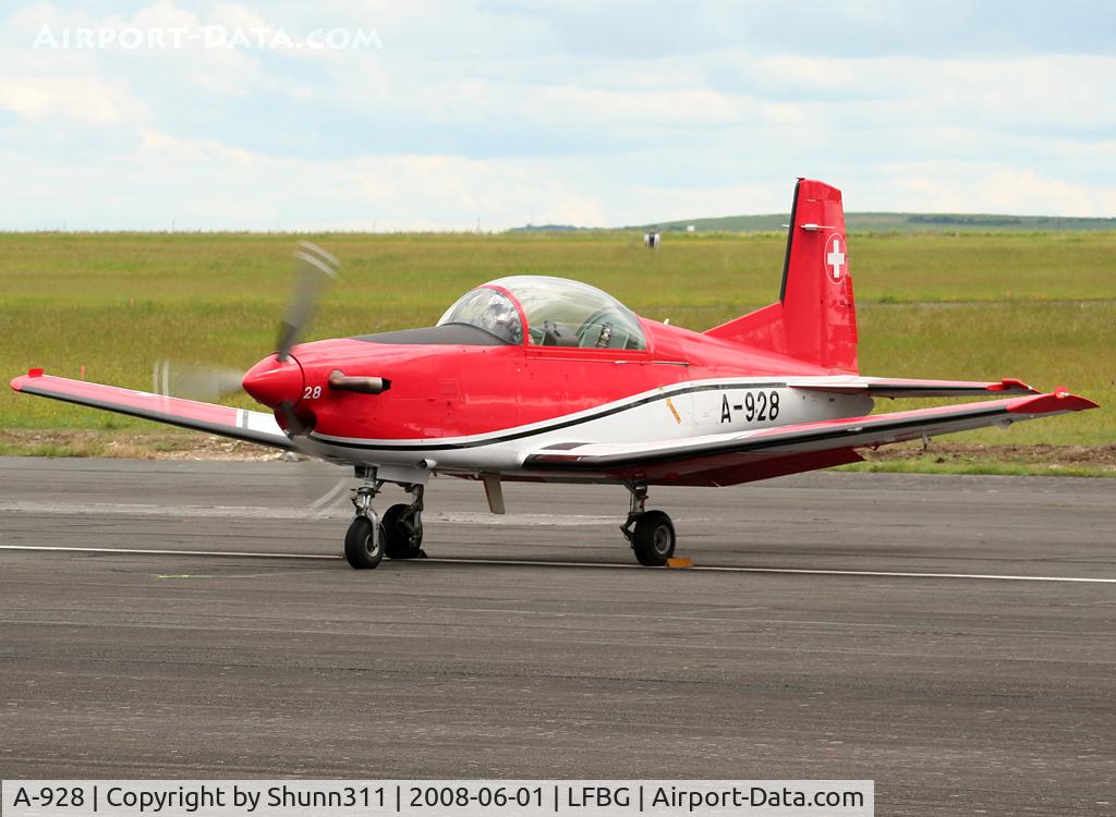A-928, 1983 Pilatus PC-7 Turbo Trainer C/N 336, Ready for the show...