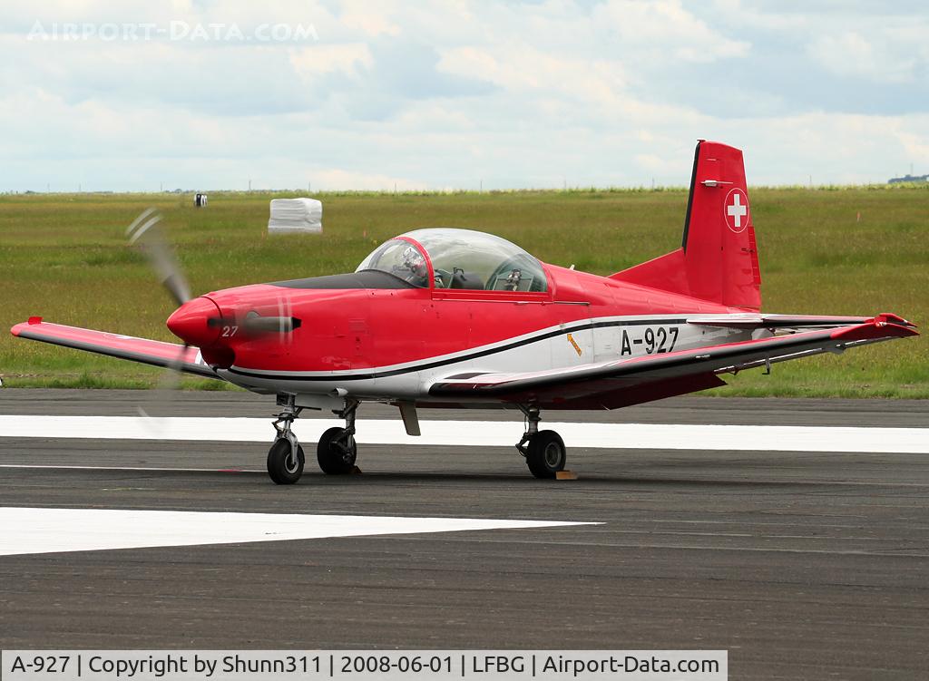 A-927, 1983 Pilatus PC-7 Turbo Trainer C/N 335, Ready for the show...