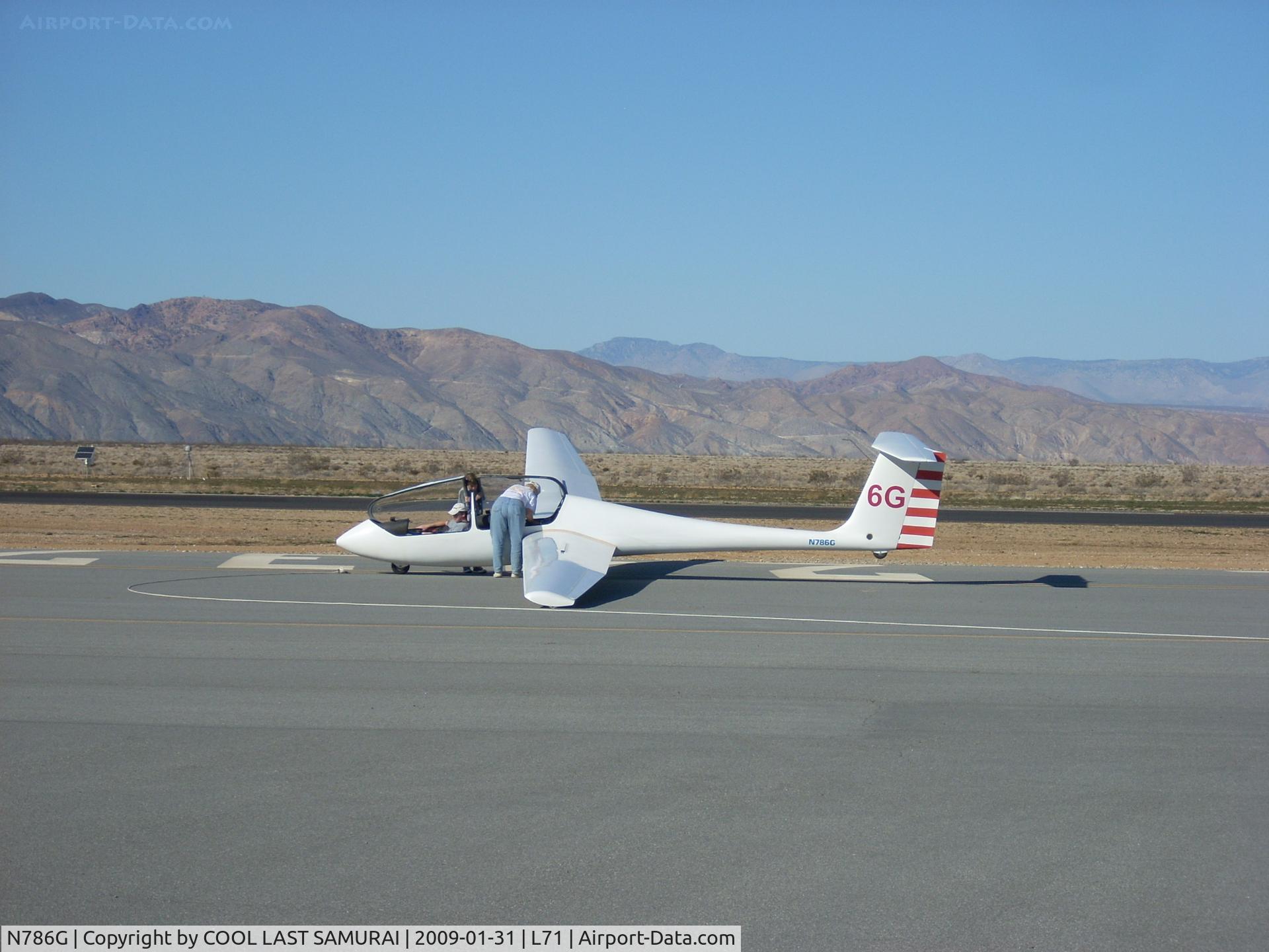 N786G, 1985 Grob G-103A Twin II Acro C/N 33986-K-219, Before take off from a taxi way in California City