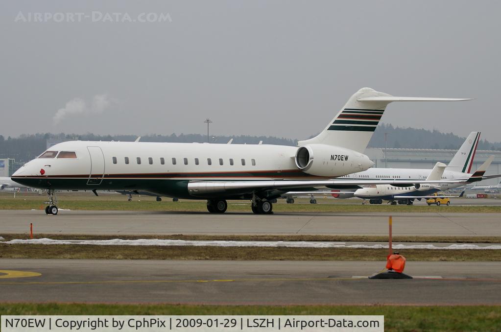 N70EW, 1999 Bombardier BD-700-1A10 Global Express C/N 9026, CCX