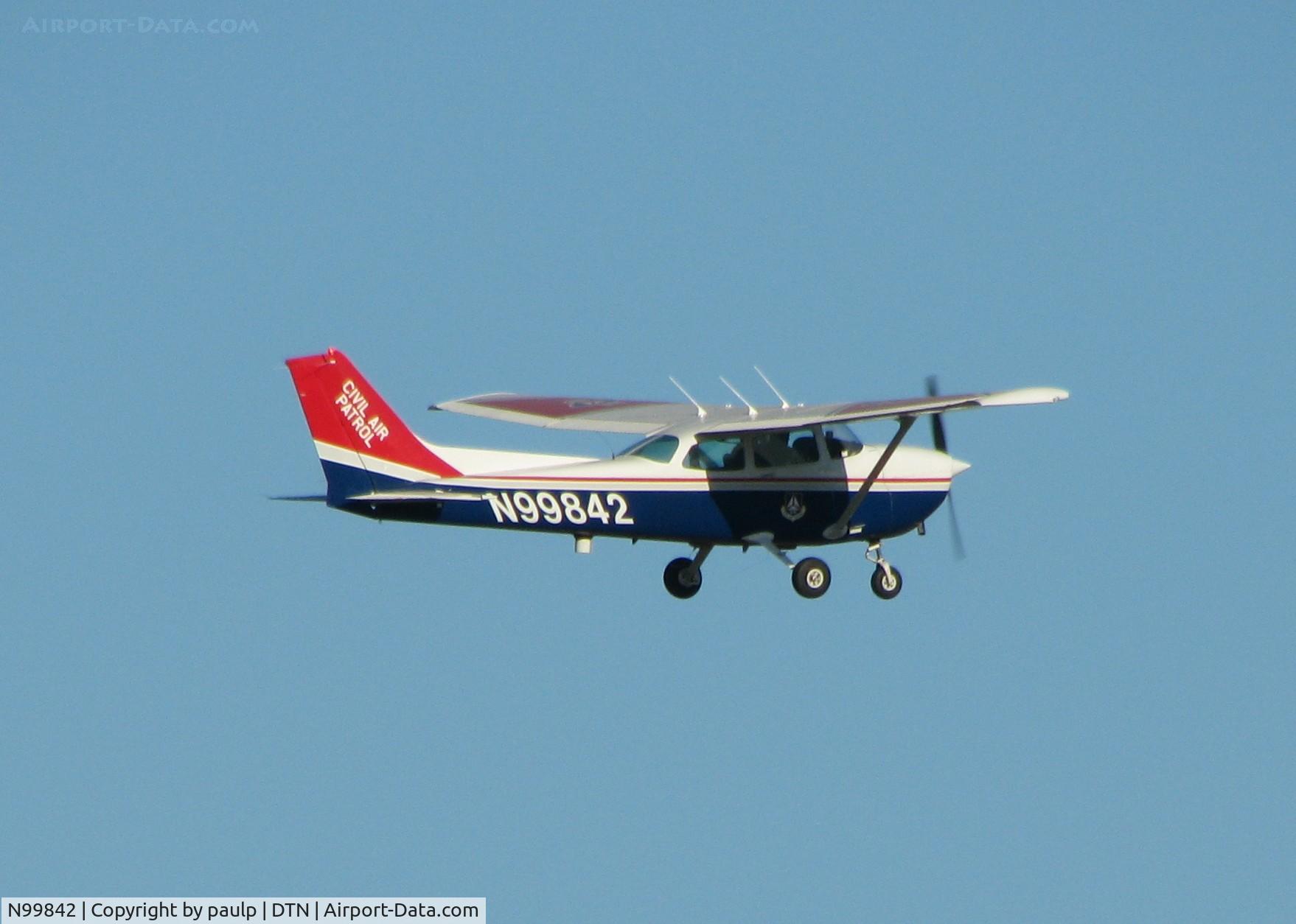 N99842, 1985 Cessna 172P C/N 17276516, Flying over the Downtown Shreveport airport.