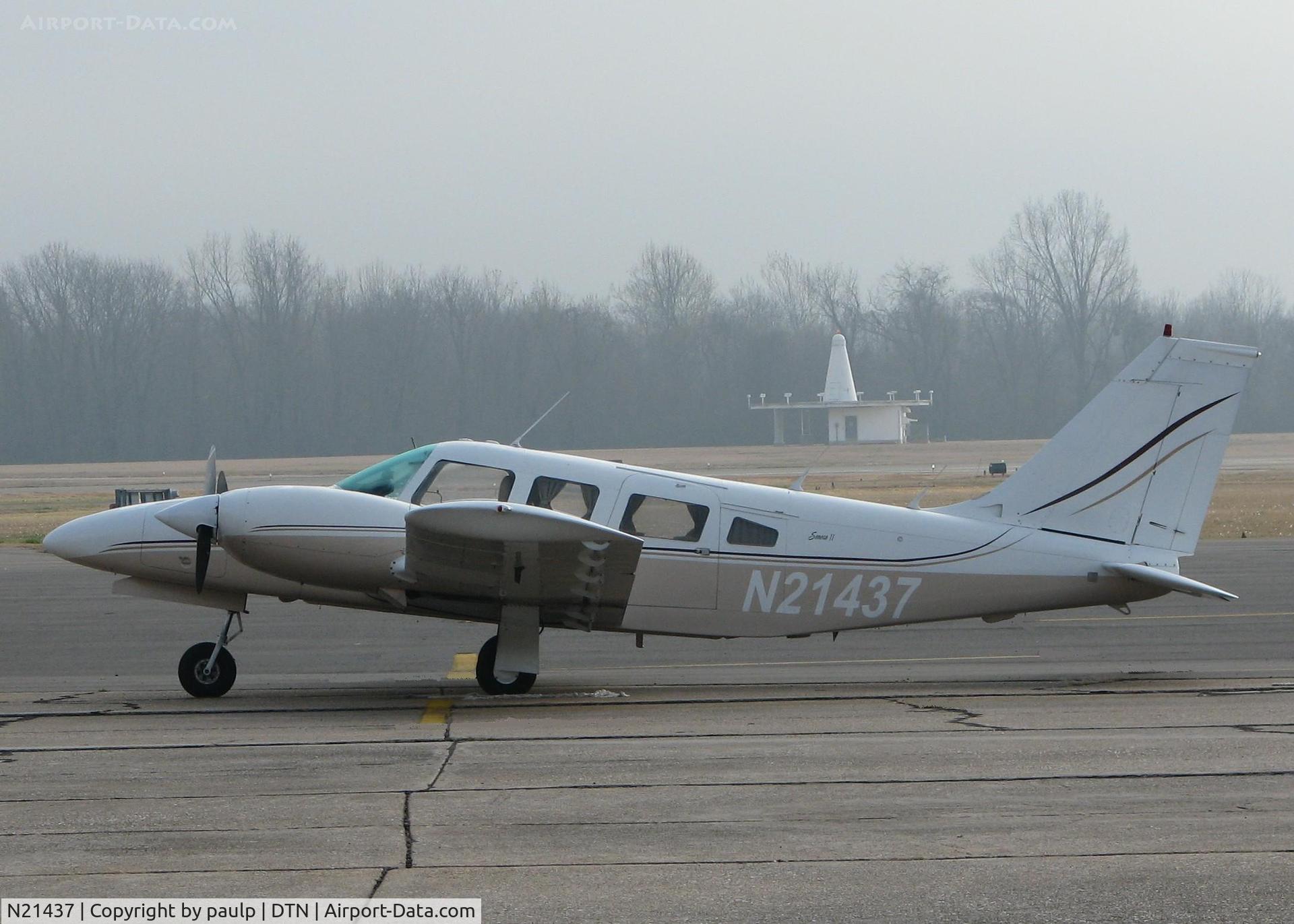 N21437, 1978 Piper PA-34-200T C/N 34-7870436, Parked at Downtown Shreveport.