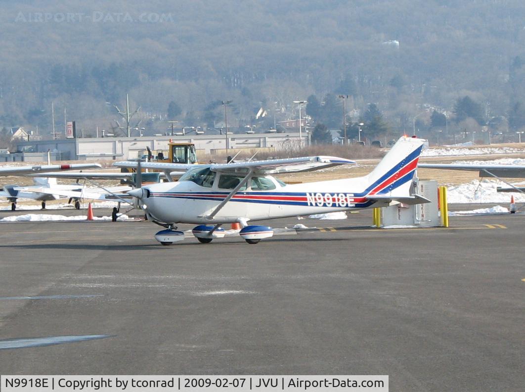N9918E, 1979 Cessna 172N C/N 17272289, at Queen City