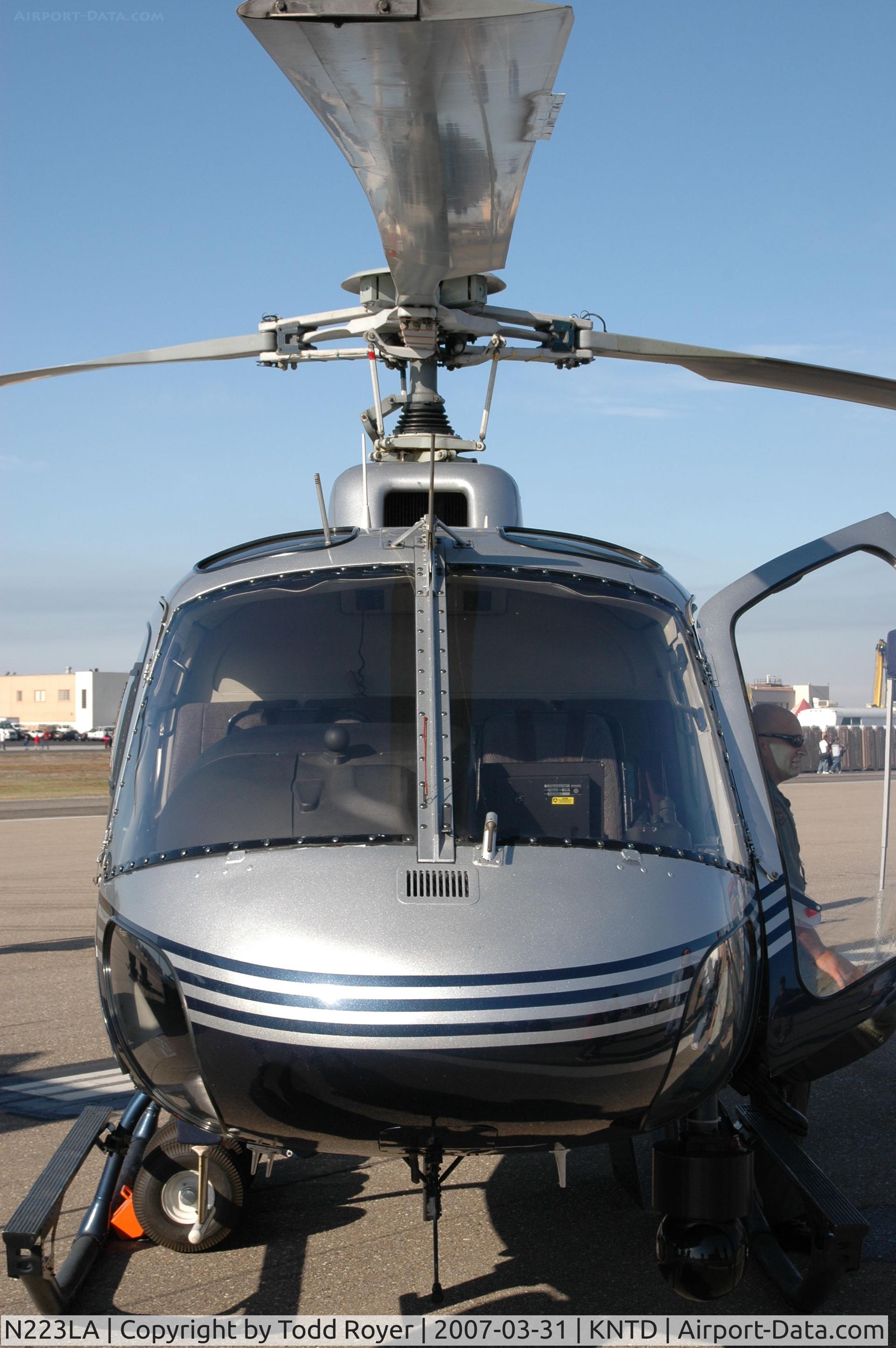 N223LA, 2000 Eurocopter AS-350B-2 Ecureuil C/N 3278, Point Mugu Airshow 2007