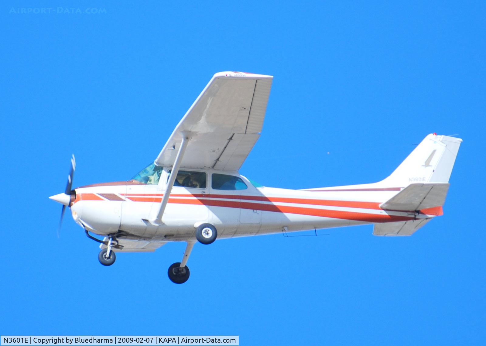 N3601E, 1978 Cessna 172N C/N 17271603, Touch and Go on 17R.