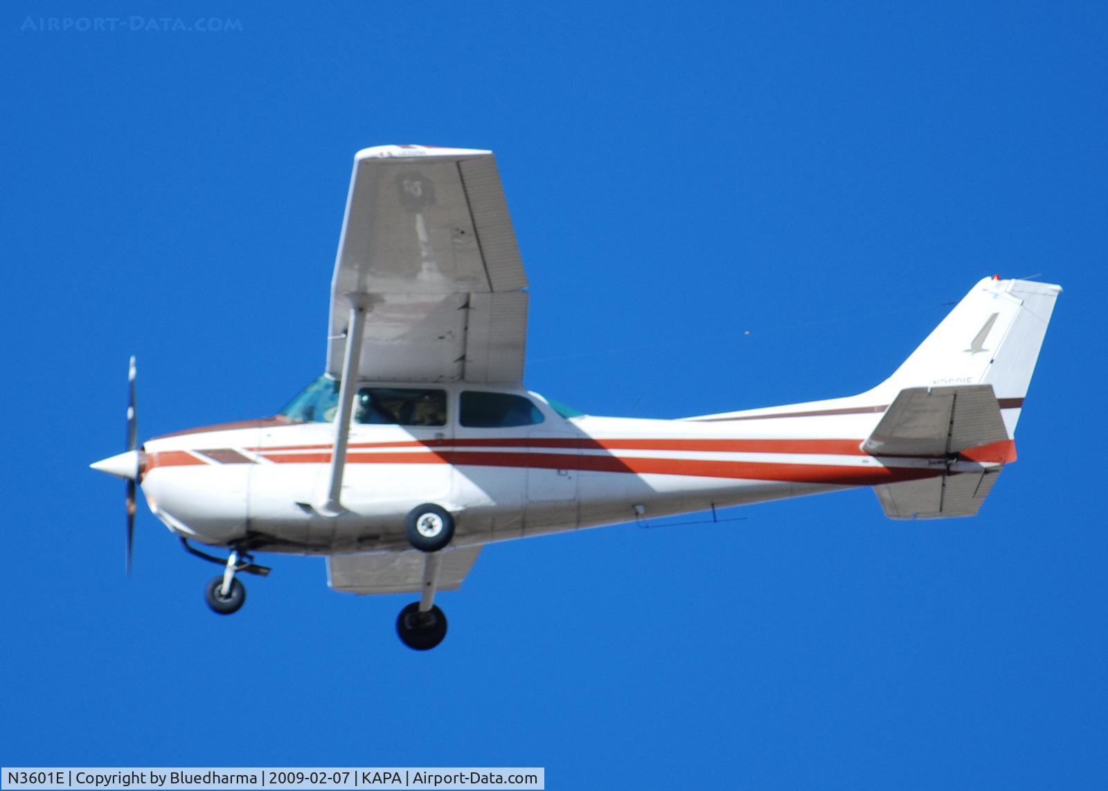 N3601E, 1978 Cessna 172N C/N 17271603, Touch and Go on 17R.