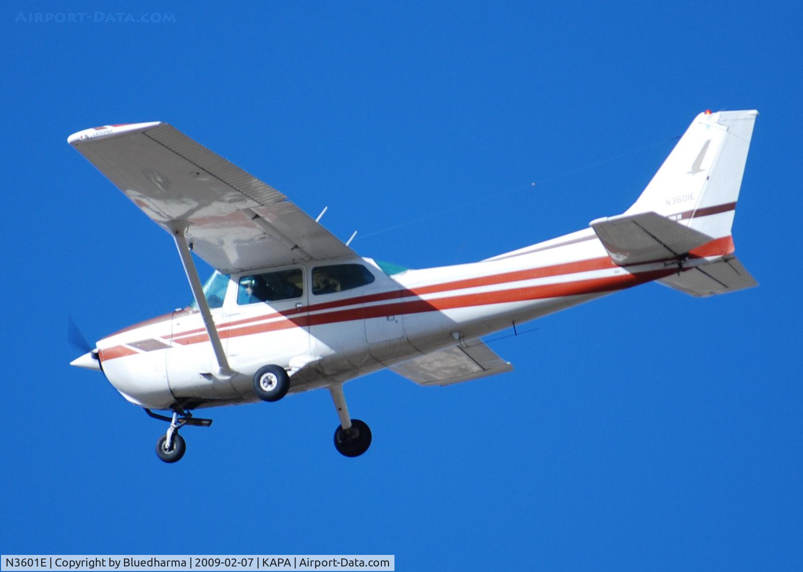 N3601E, 1978 Cessna 172N C/N 17271603, Touch and Go on 17R.