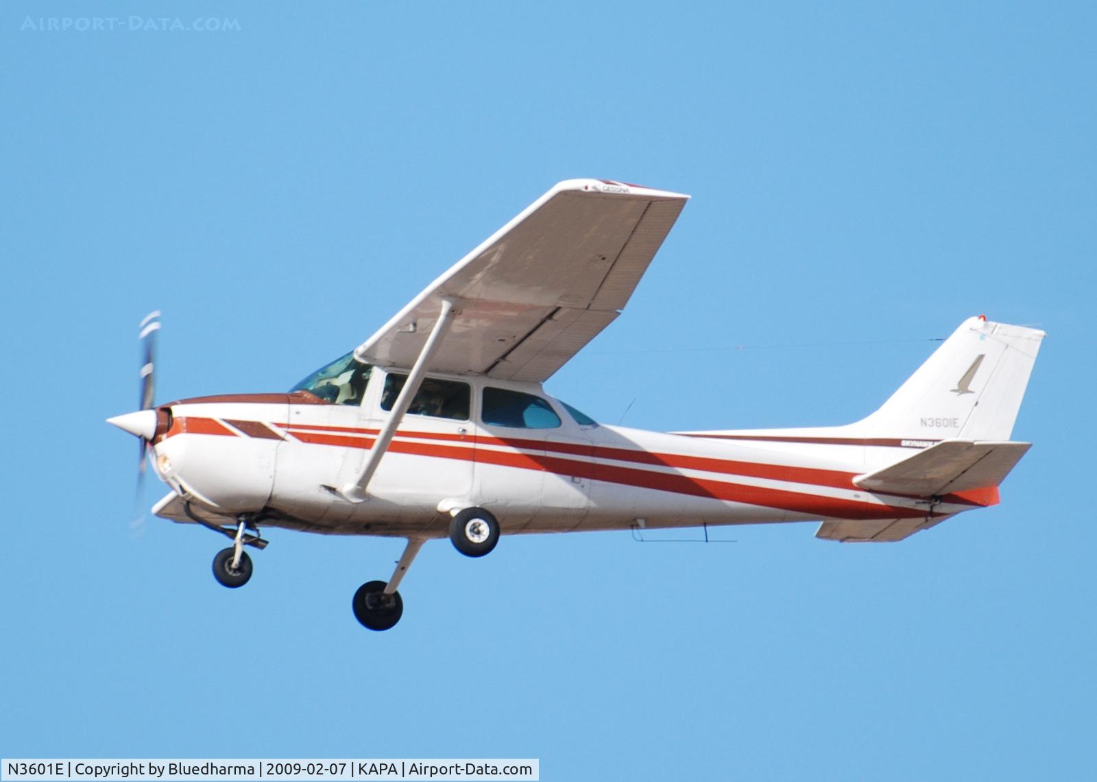 N3601E, 1978 Cessna 172N C/N 17271603, Touch and Go on 17R.