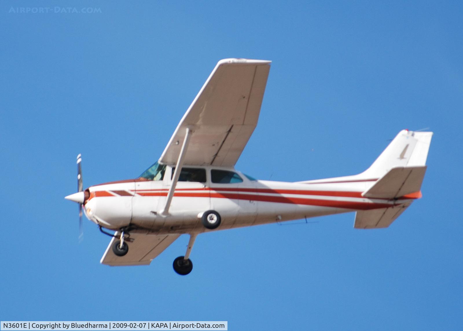 N3601E, 1978 Cessna 172N C/N 17271603, Touch and Go on 17R.