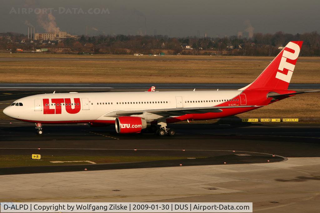D-ALPD, 2002 Airbus A330-223 C/N 454, visitor