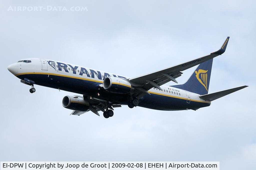 EI-DPW, 2007 Boeing 737-8AS C/N 35552, landing at Eindhoven