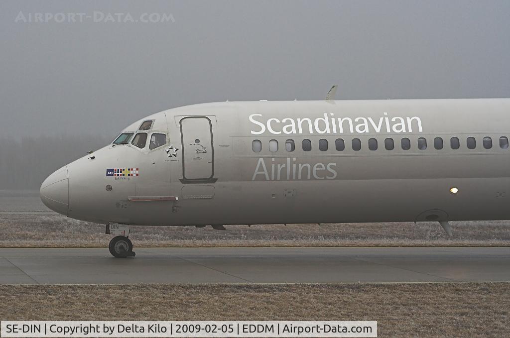 SE-DIN, 1990 McDonnell Douglas MD-82 (DC-9-82) C/N 49999, SAS  MD82