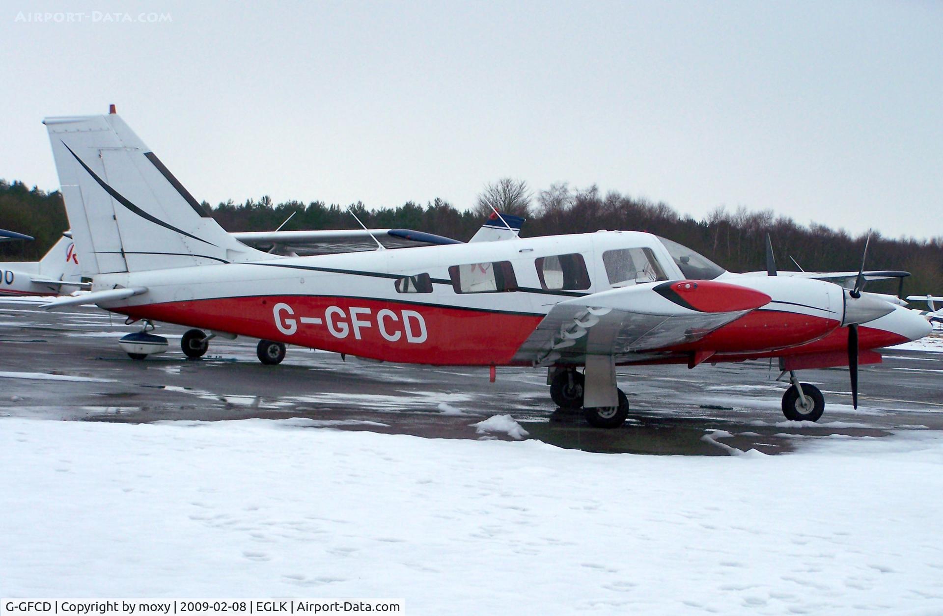 G-GFCD, 1981 Piper PA-34-220T Seneca III C/N 34-8133073, Fairly cool day at Blackbushe