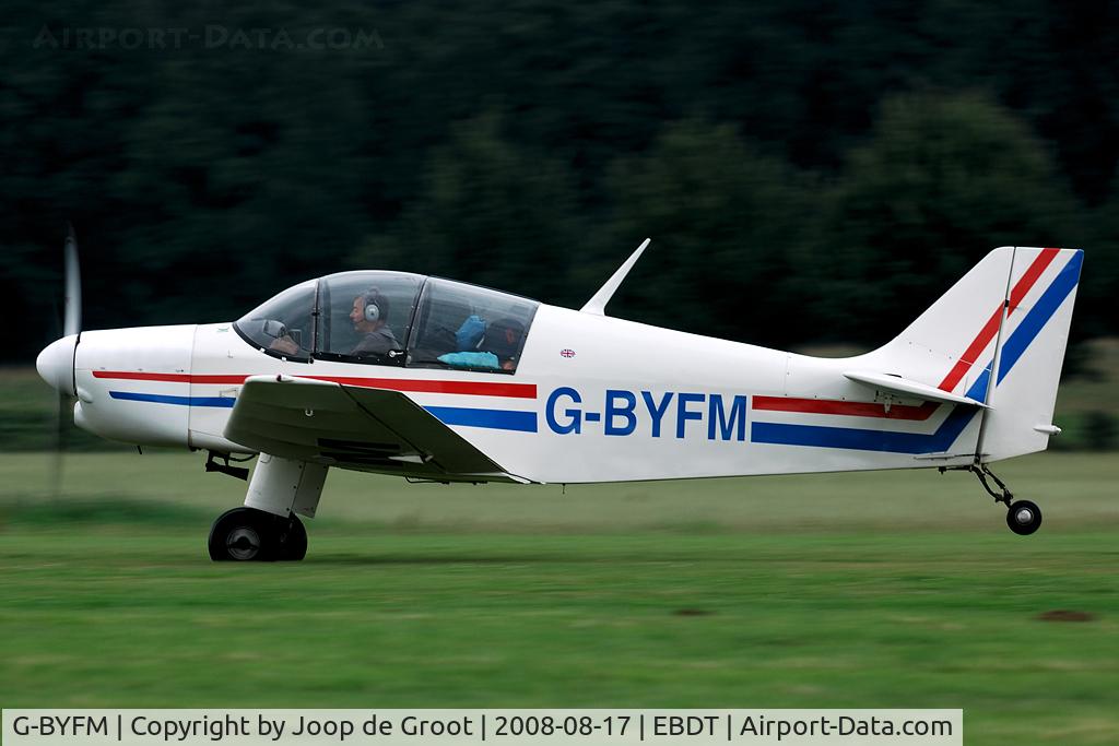 G-BYFM, 2000 Jodel DR-1050 M1 Excellence Replica C/N PFA 304-13237, landing at Schaffen