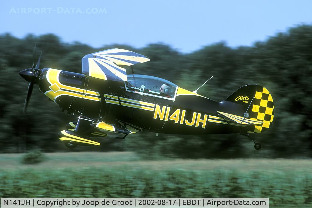 N141JH, 1991 Christen Pitts S-2B Special C/N 5201, Landing at Schaffen