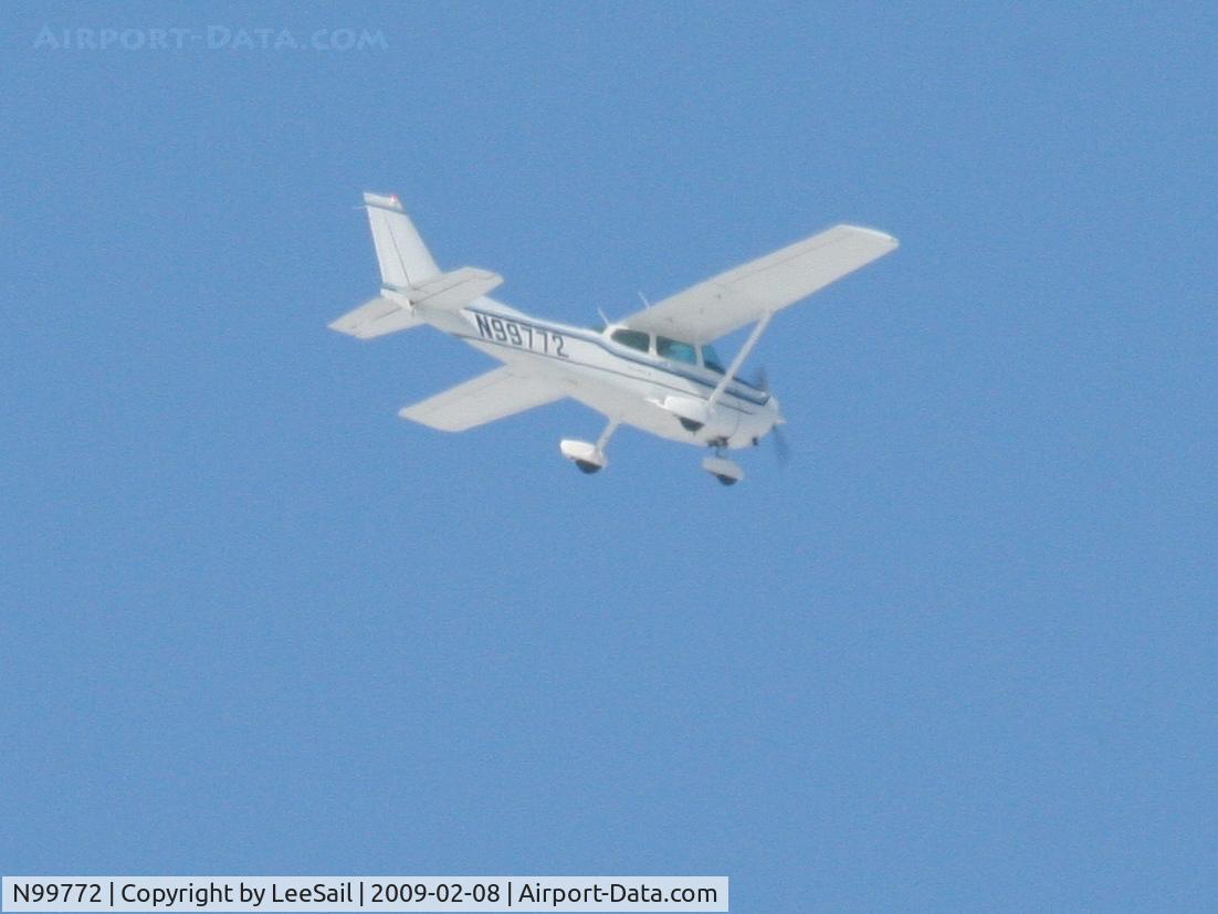N99772, 1985 Cessna 172P C/N 17276509, NE Bound over Forest Lake