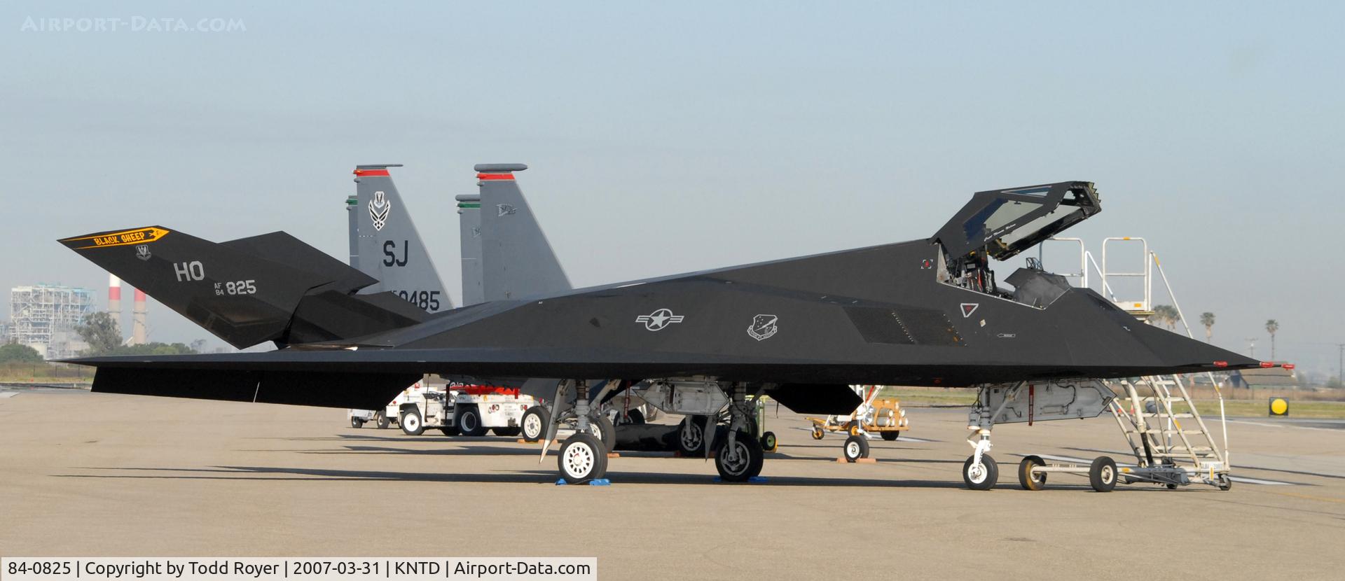 84-0825, 1984 Lockheed F-117A Nighthawk C/N A.4039, Point Mugu Airshow 2007
