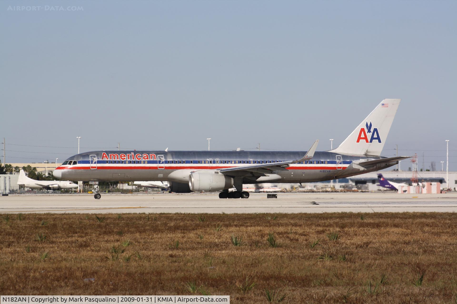 N182AN, 1999 Boeing 757-223 C/N 29592, Boeing 757-200