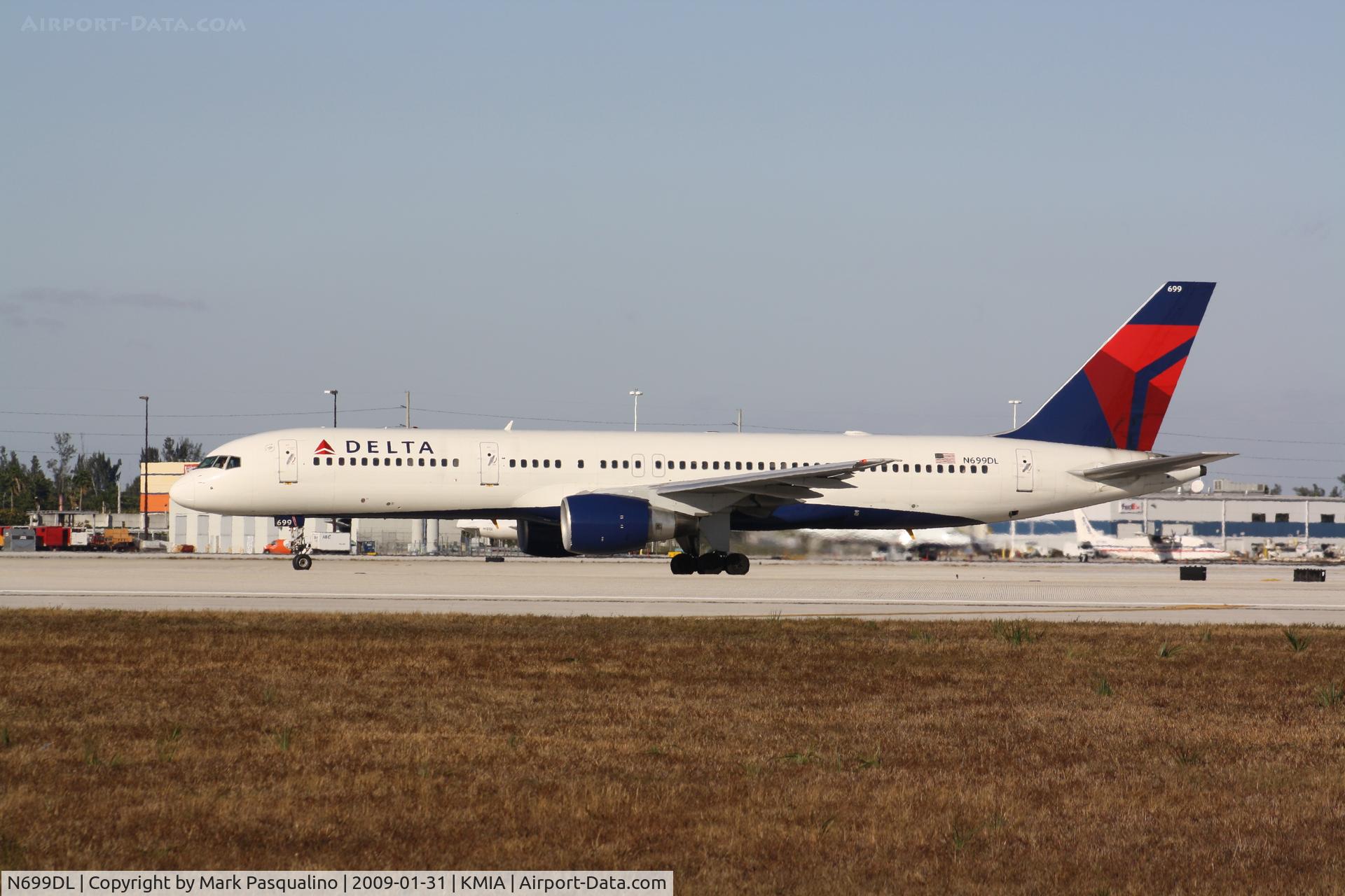 N699DL, 1999 Boeing 757-232 C/N 29970, Boeing 757-200