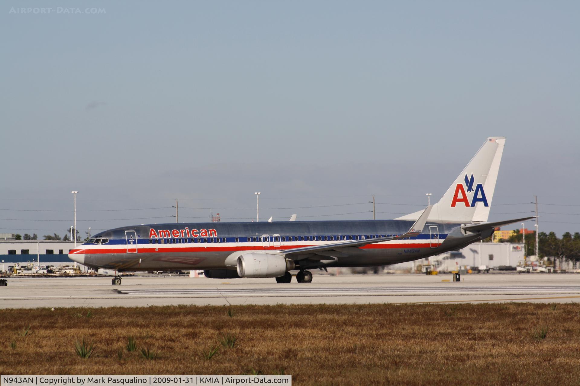 N943AN, 2000 Boeing 737-823 C/N 30599, Boeing 737-800