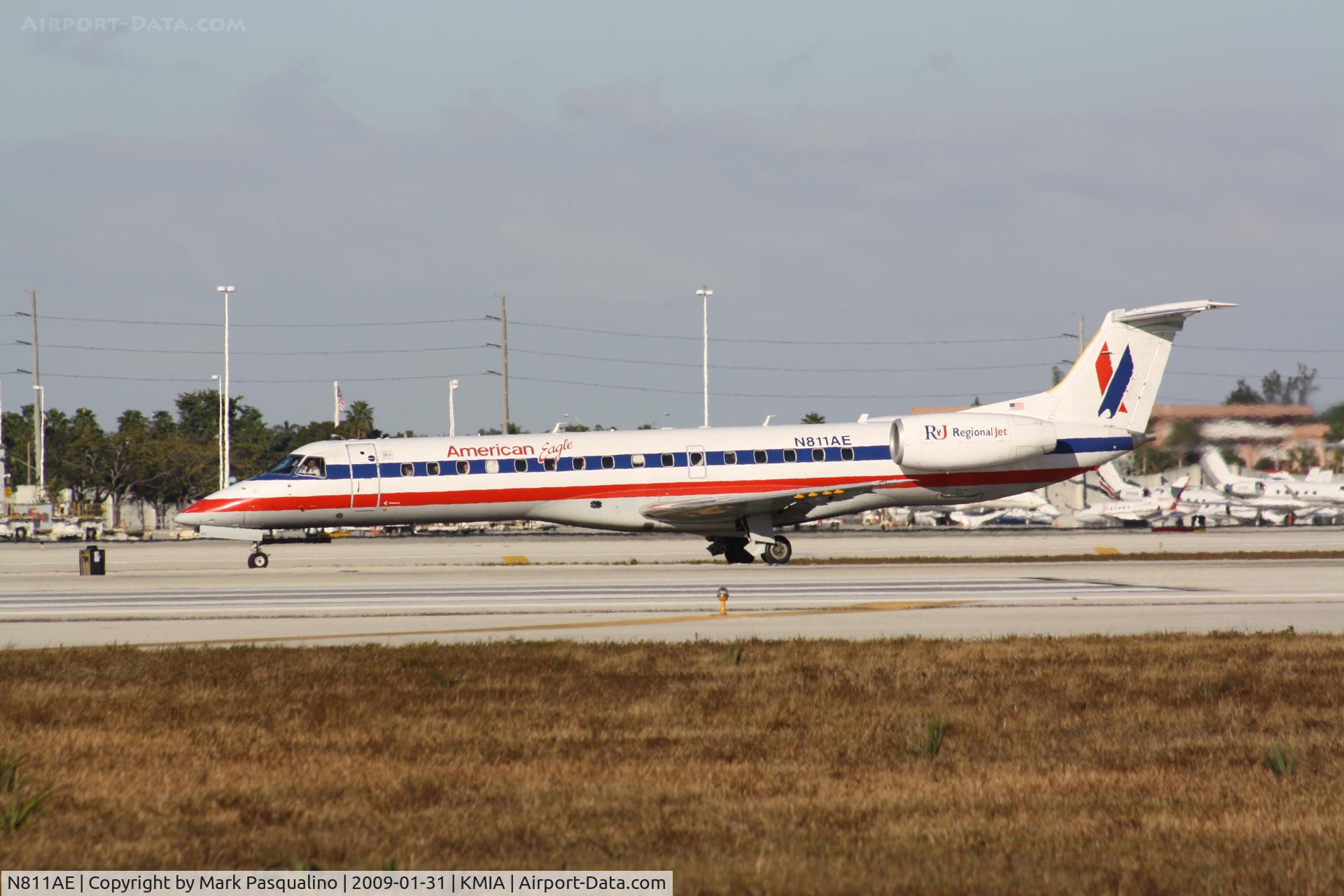 N811AE, 2001 Embraer ERJ-140LR (EMB-135KL) C/N 145529, EMB-135KL