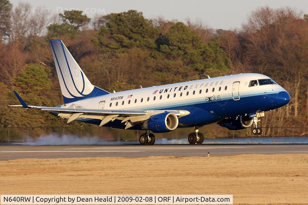 N640RW, 2004 Embraer 170SE (ERJ-170-100SE) C/N 17000058, United Express (Shuttle America) N640RW (FLT TCF7678) from Chicago O'Hare Int'l (KORD) landing on RWY 23.