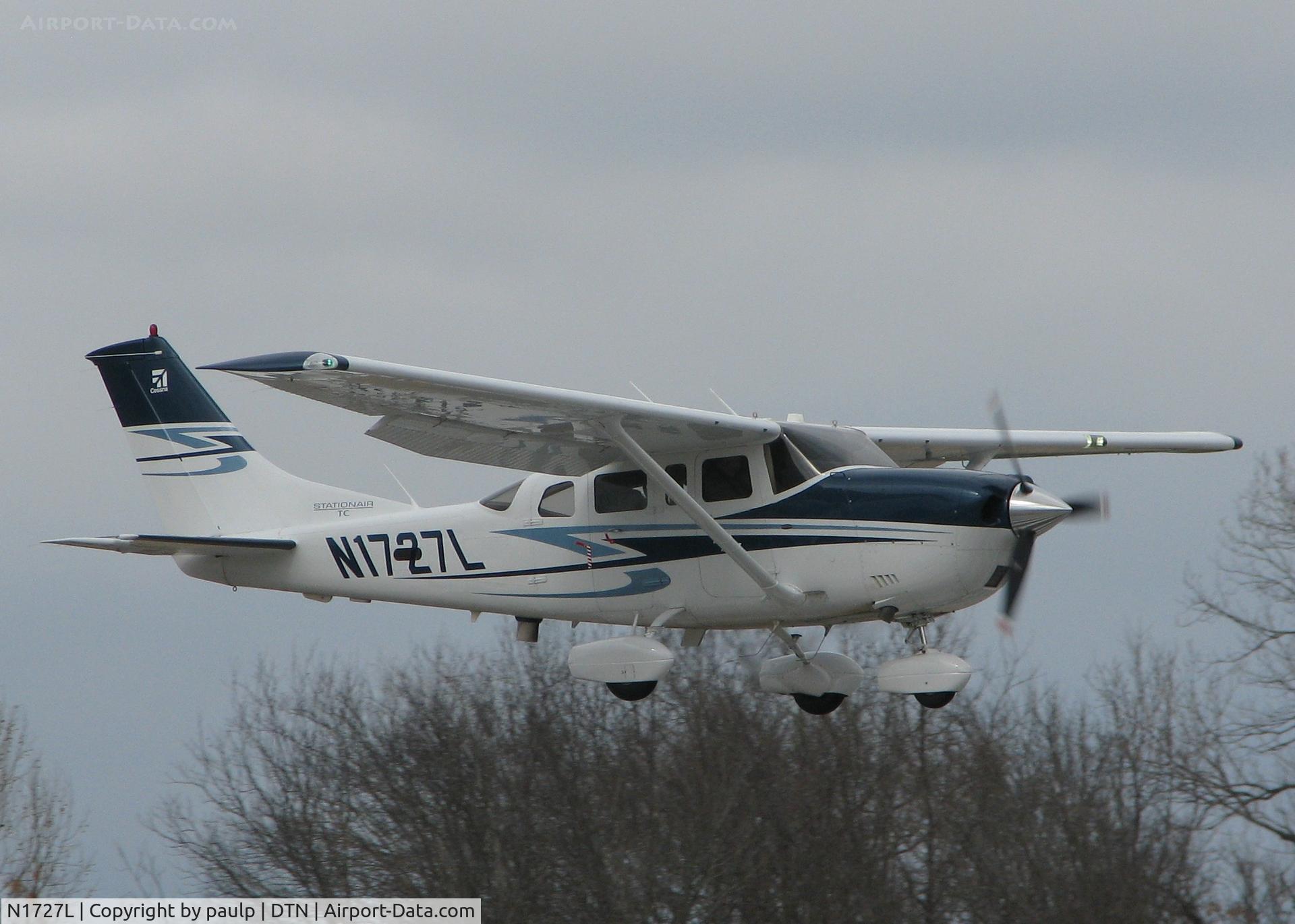N1727L, 2007 Cessna T206H Turbo Stationair C/N T20608791, Landing at Downtown Shreveport.