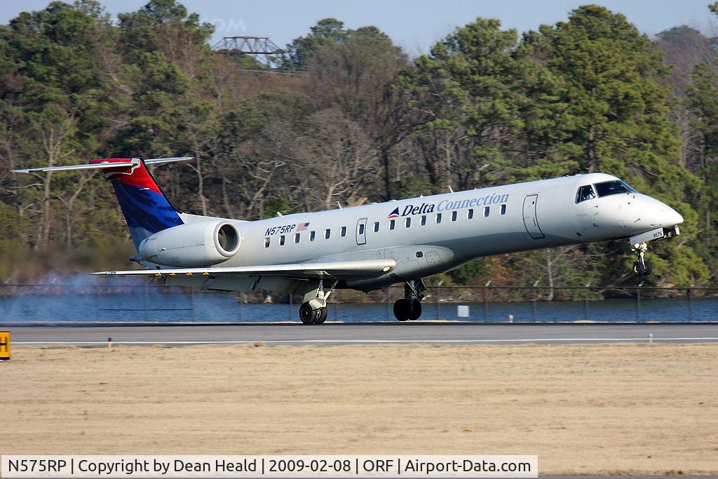 N575RP, 2004 Embraer ERJ-145LR (EMB-145LR) C/N 14500847, Delta Connection (Chautauqua Airlines) N575RP (FLT CHQ6096) from Cincinatti Northern Kentucky Int'l (KCVG) landing on RWY 23.