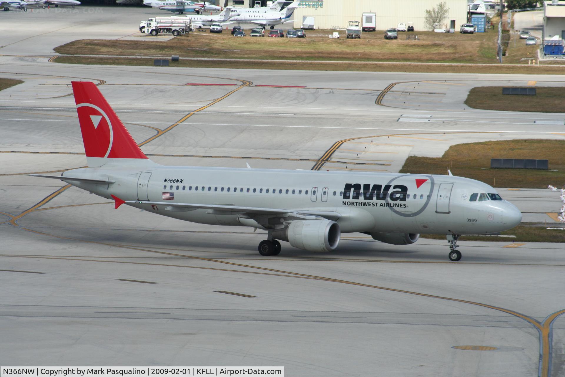 N366NW, 1999 Airbus A320-212 C/N 0981, Airbus A320