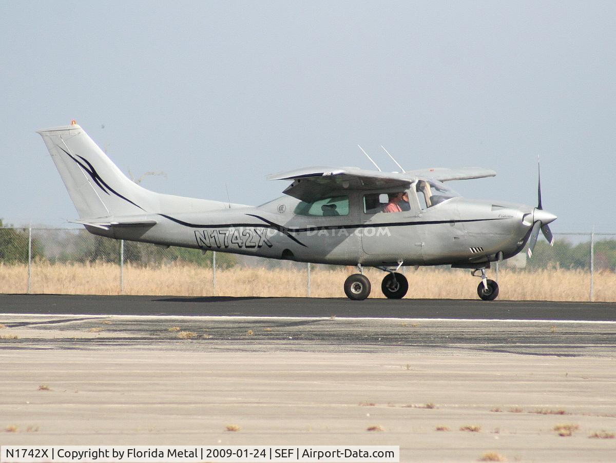 N1742X, 1975 Cessna T210L Turbo Centurion C/N 21060763, Cessna T210L