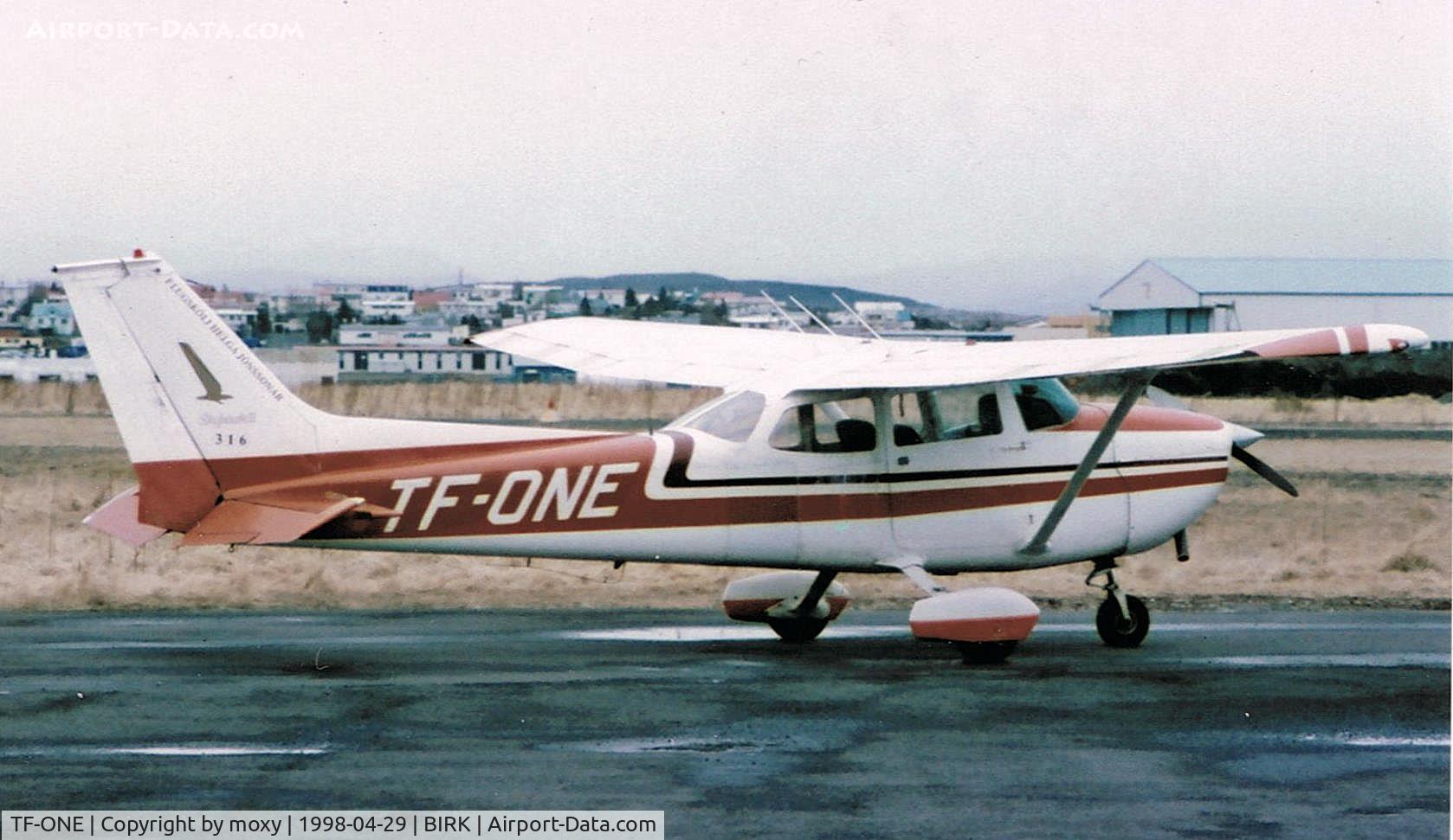 TF-ONE, Cessna 172M Skyhawk C/N 172-62726, CESSNA 172M SKYHAWK II