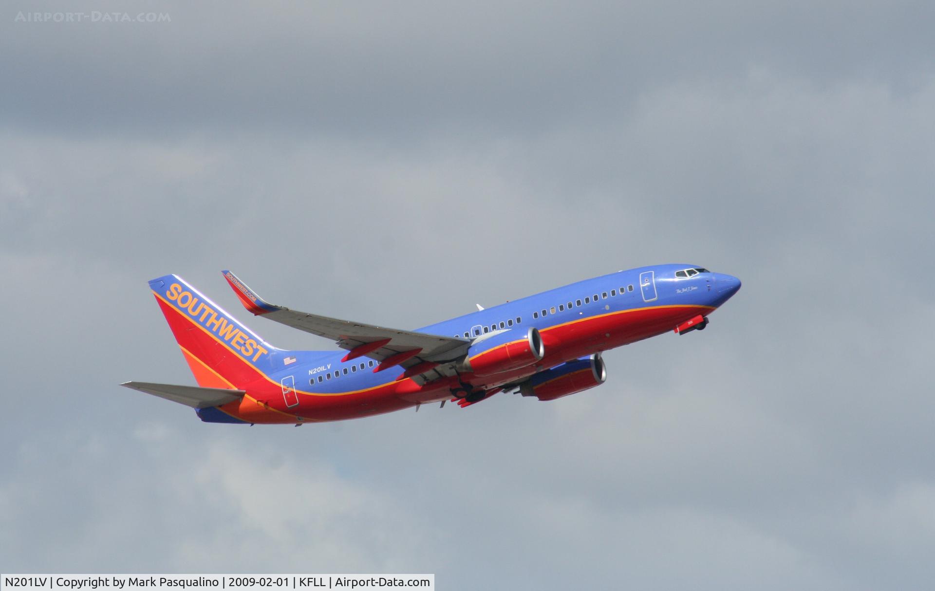 N201LV, 2005 Boeing 737-7H4 C/N 29854, Boeing 737-700