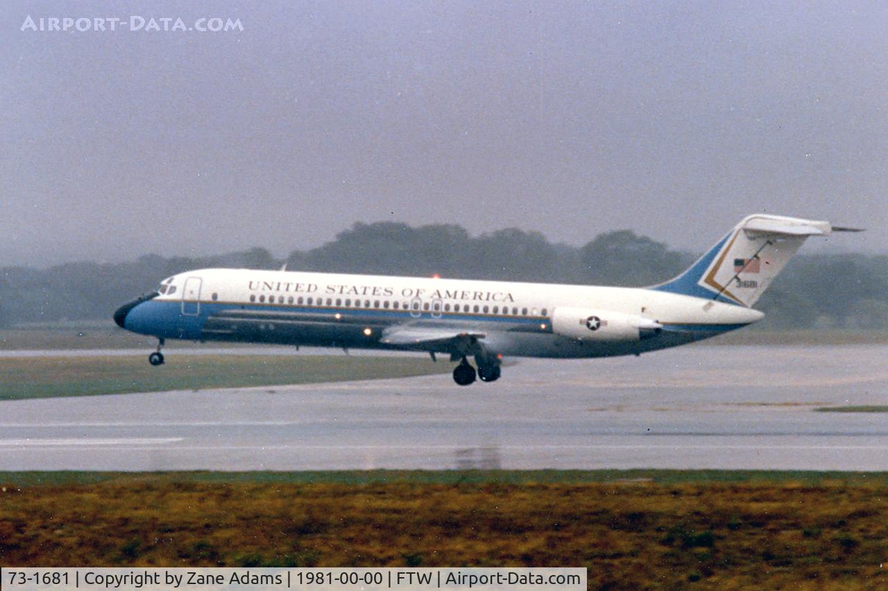 73-1681, 1973 McDonnell Douglas C-9C (DC-9-32) C/N 47668, VC-9C Landing at Carsewll AFB with Nancy Reagan on board.