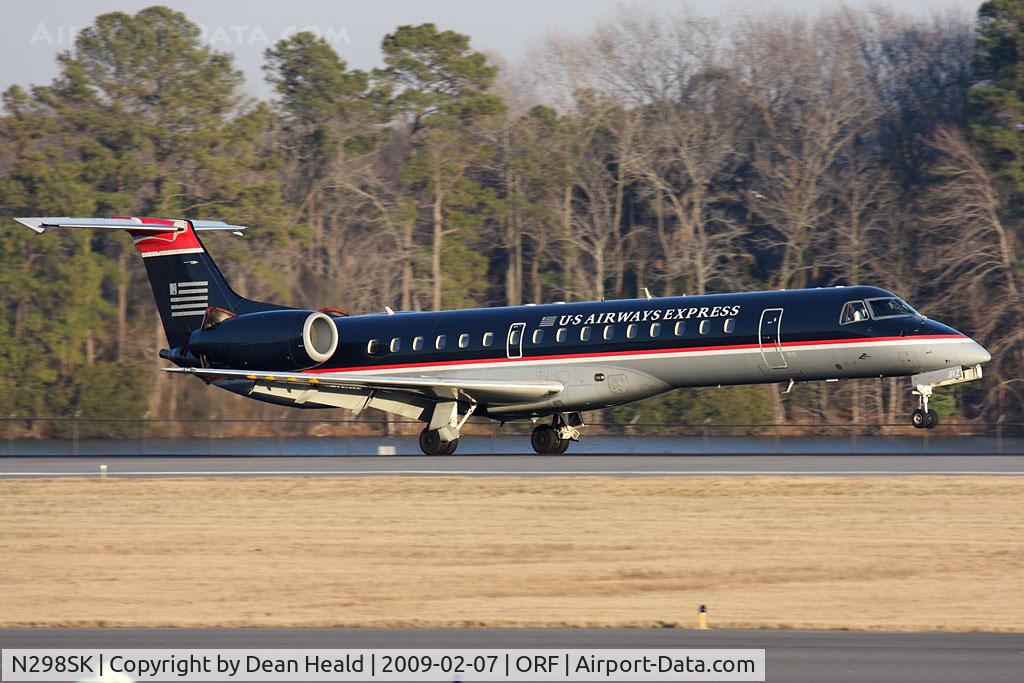 N298SK, 2001 Embraer ERJ-145LR (EMB-145LR) C/N 145508, US Airways Express (Chautauqua Airlines) N298SK (FLT CHQ3007) from Philadelphia Int'l (KPHL) landing on RWY 23.