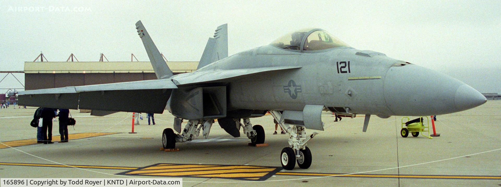 165896, Boeing F/A-18E Super Hornet C/N E051, Point Mugu Airshow 2005