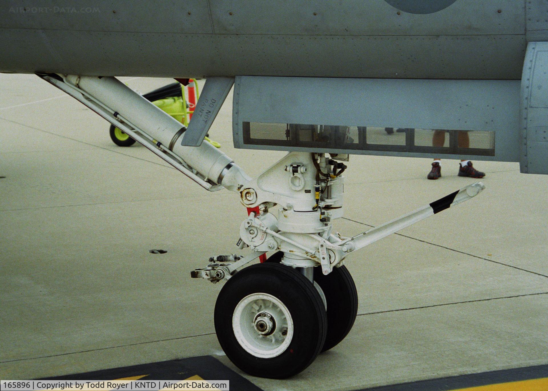 165896, Boeing F/A-18E Super Hornet C/N E051, Point Mugu Airshow 2005