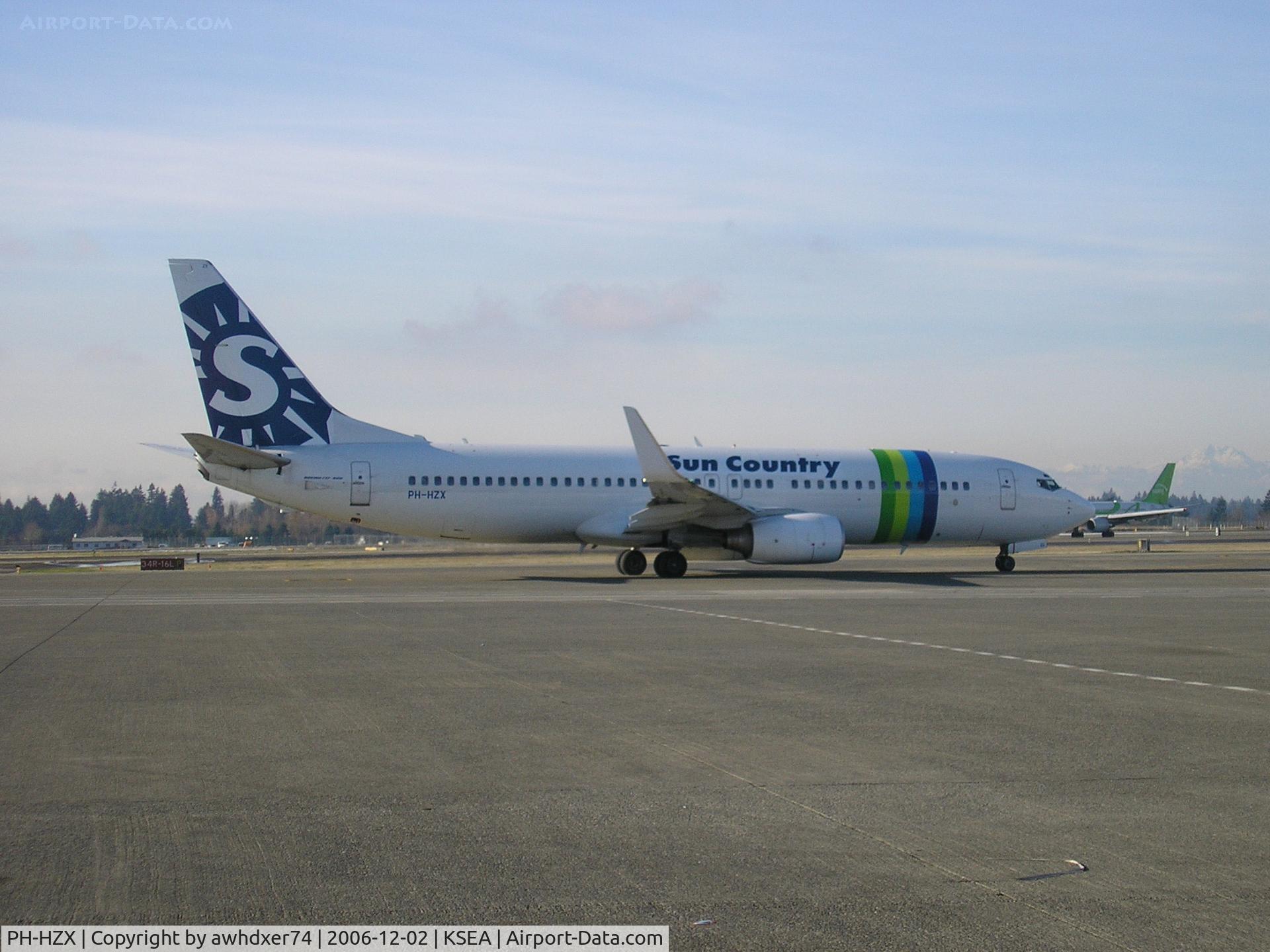 PH-HZX, 2002 Boeing 737-8K2 C/N 28248, Sun Country/Transavia hybrid livery on summer duty in USA