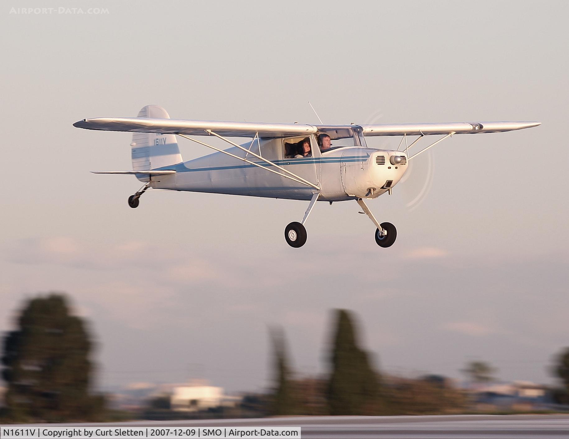 N1611V, 1947 Cessna 120 C/N 13783, Short final