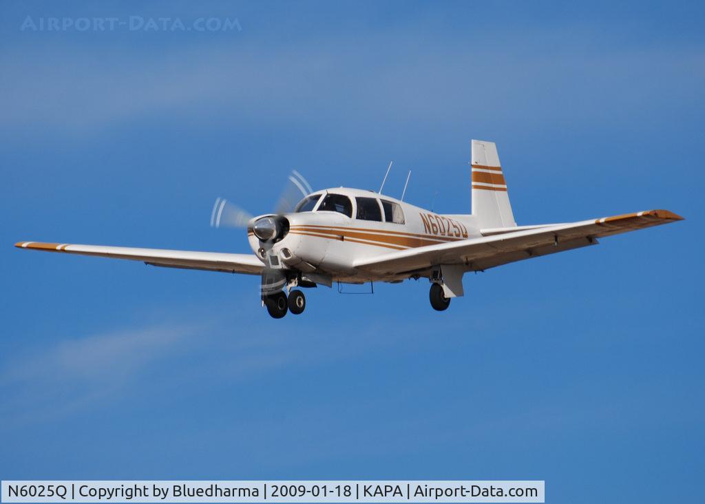 N6025Q, 1965 Mooney M20C Ranger C/N 3233, On final approach to 17L.