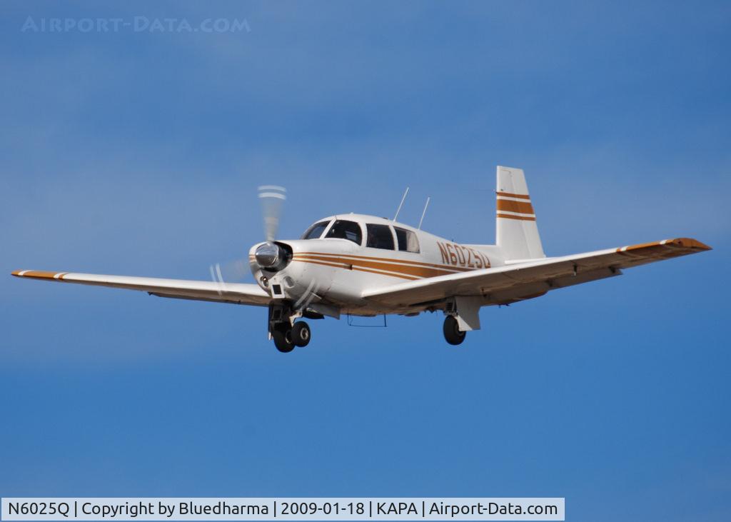 N6025Q, 1965 Mooney M20C Ranger C/N 3233, On final approach to 17L.