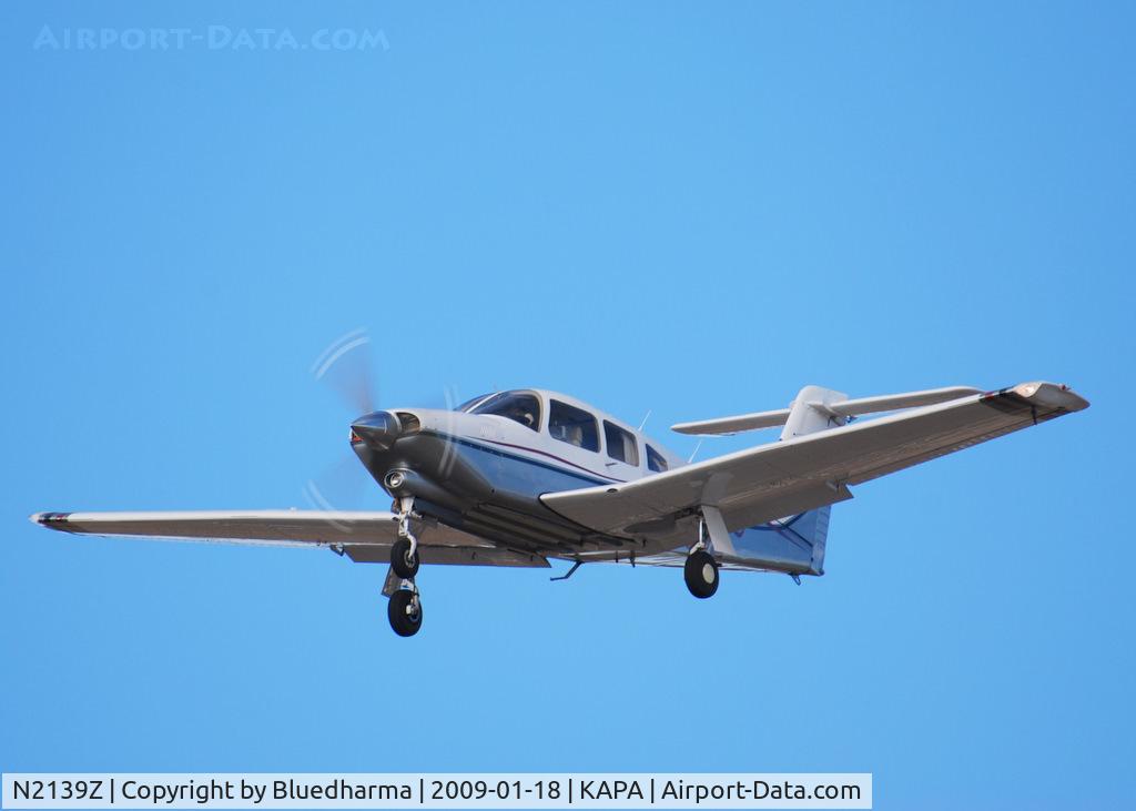 N2139Z, 1979 Piper PA-28RT-201T Arrow IV C/N 28R-7931160, On final approach to 17L.