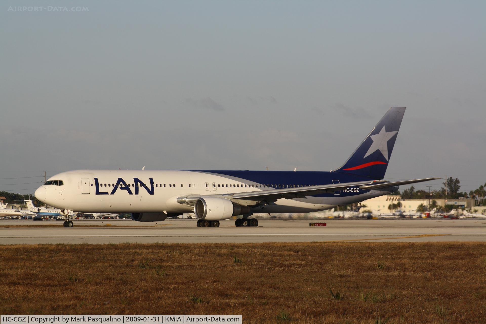 HC-CGZ, 1998 Boeing 767-3Q8/ER C/N 28206, Boeing 767-300
