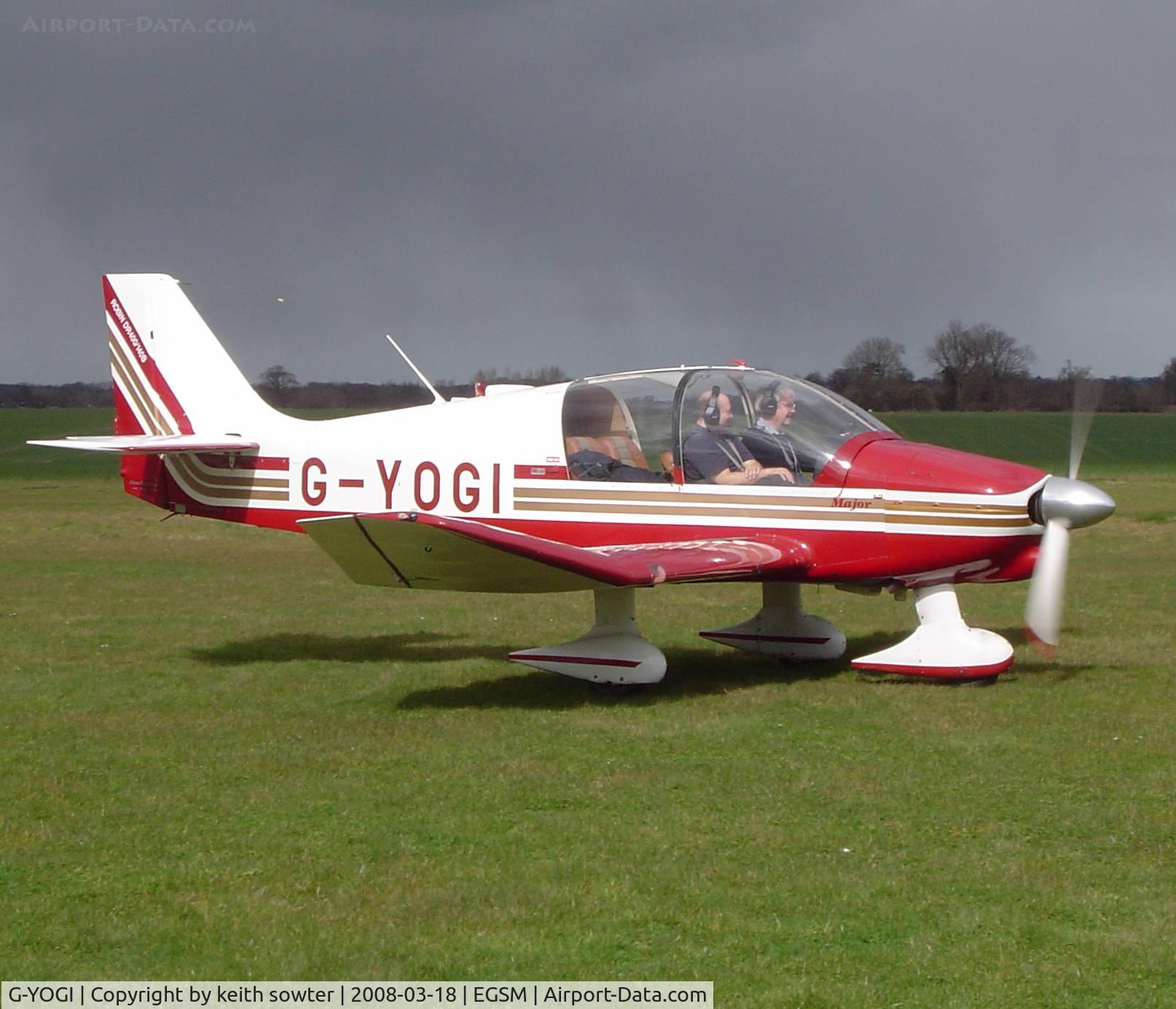 G-YOGI, 1975 Robin DR-400-140B Major C/N 1090, Visitor