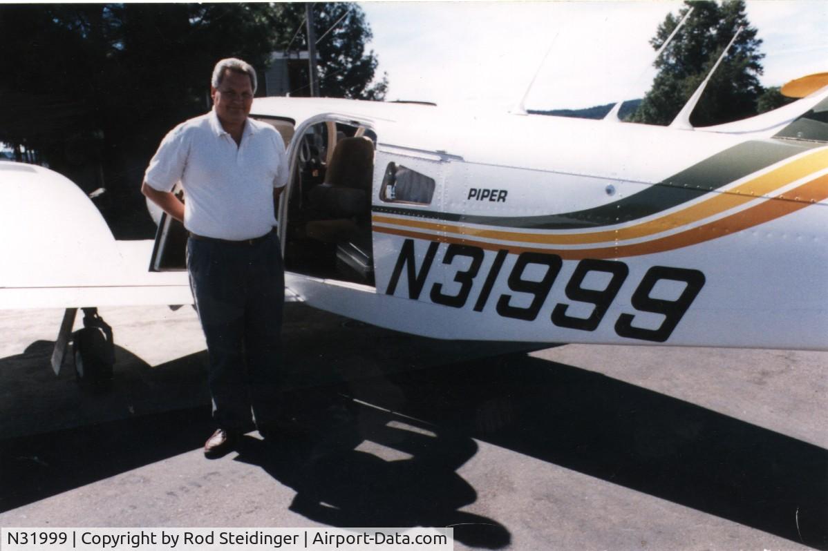 N31999, 1978 Piper PA-34-200T C/N 34-7870284, At Cottage Grove, Oregon in 1995