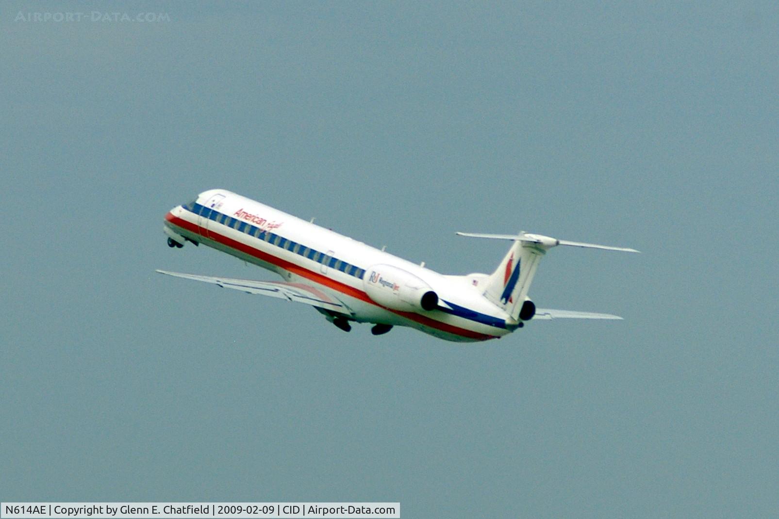 N614AE, 1998 Embraer ERJ-145LR (EMB-145LR) C/N 145086, Departing runway 13 for ORD